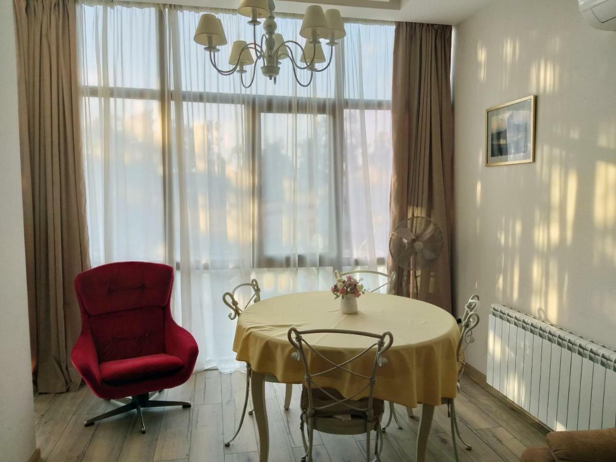 Boulevard Apartment บาทูมิ ภายนอก รูปภาพ